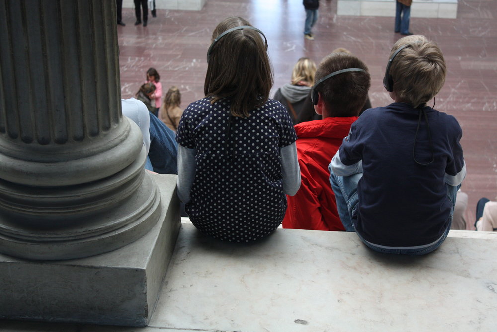 children visiting a museum learning