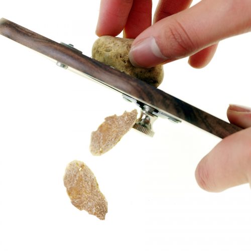 slicing truffle