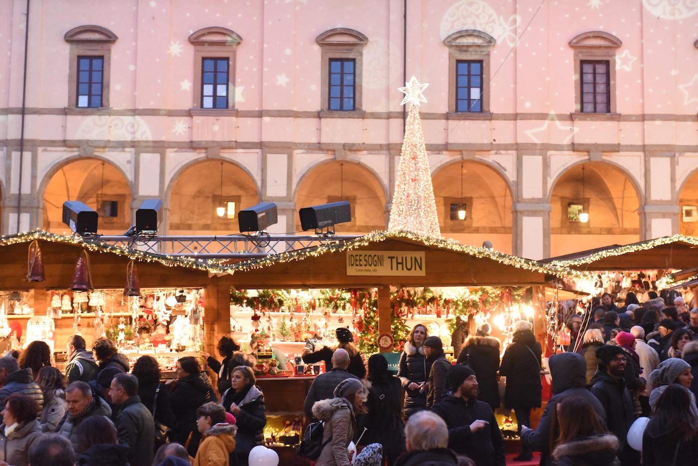 christmas in tuscany arezzo market