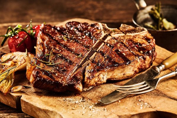 Florentine steak in Tuscany: the 10 best trattorias where to eat it